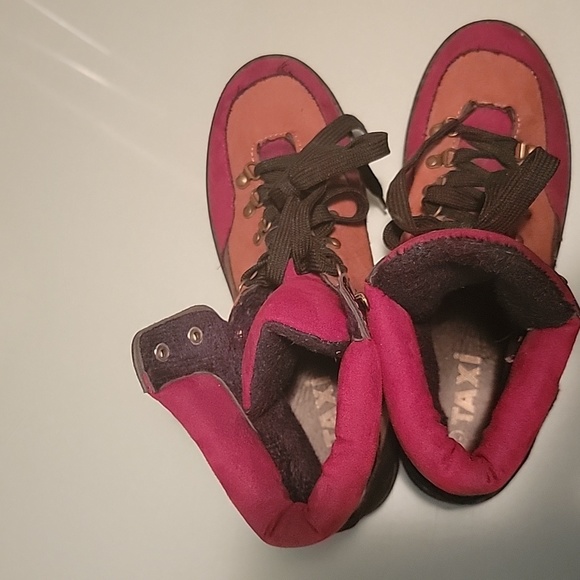 Multi Colored fashion boots like new size 7 and half - Picture 6 of 7